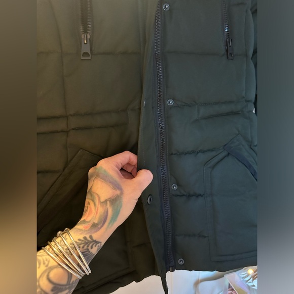 🌲💚NWOT Guess Women’s Winter Parka Coat Dark Olive Green, Black Faux Fur Hood🌲💚 - Picture 10 of 16
